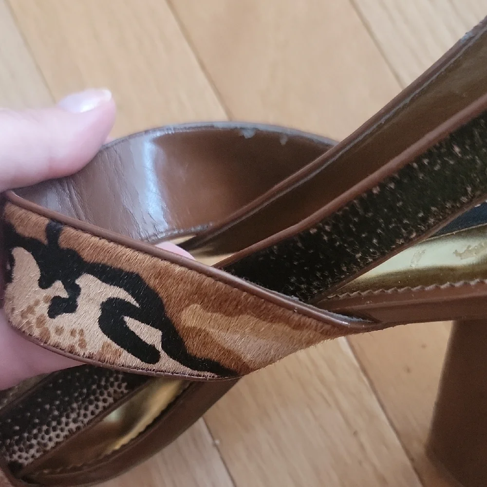 Vince Camuto Brown and Tan Heels Elegant Design - Picture 5 of 6